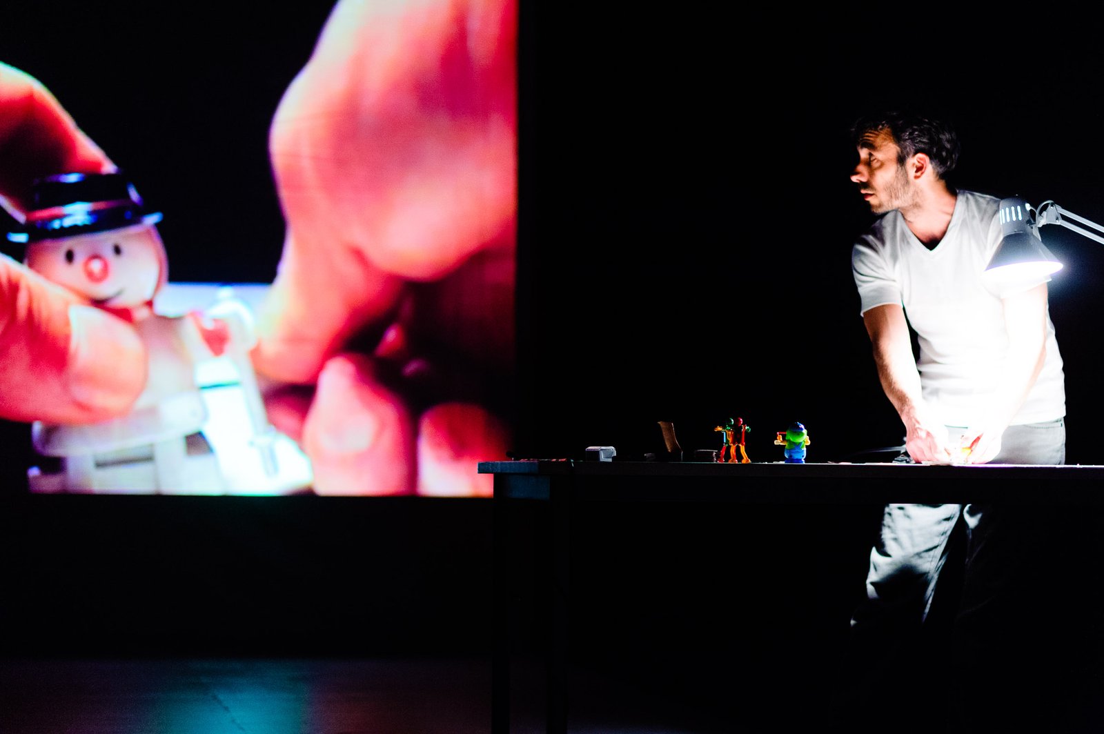 Pieza para pequeño efecto. Fabian Gandini. Archivo Danzalborde 2012. Foto por Denis Adonis.